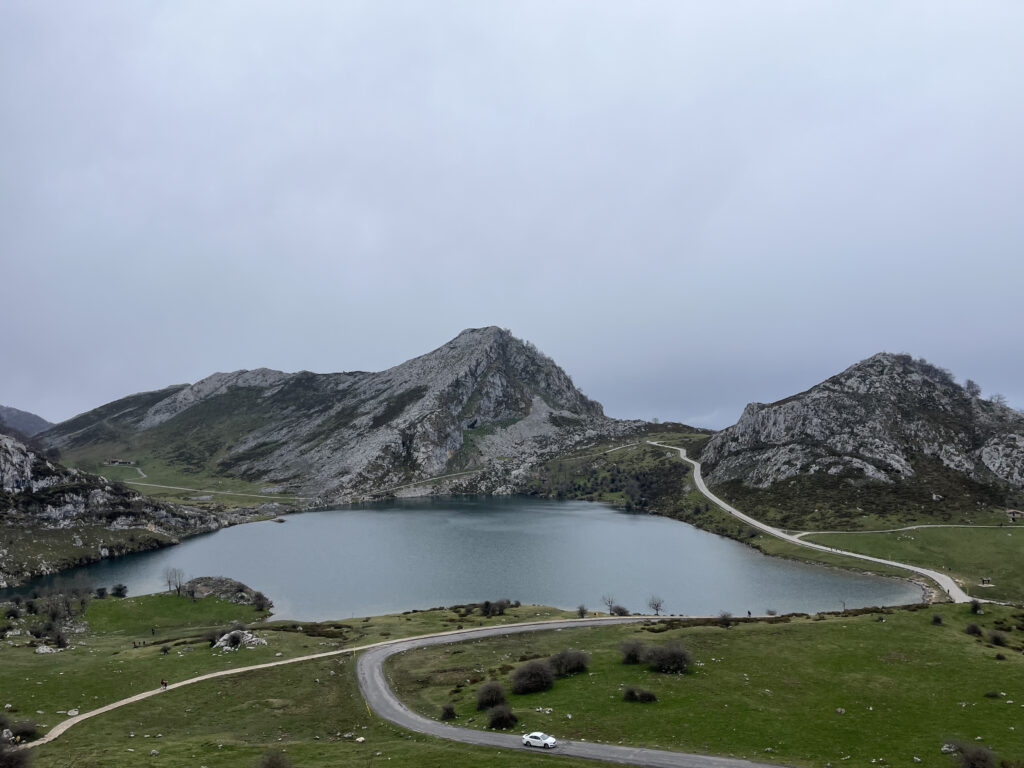 LAGO AZUL